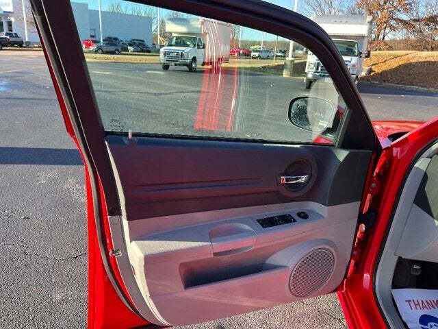 2007 Dodge Magnum 29