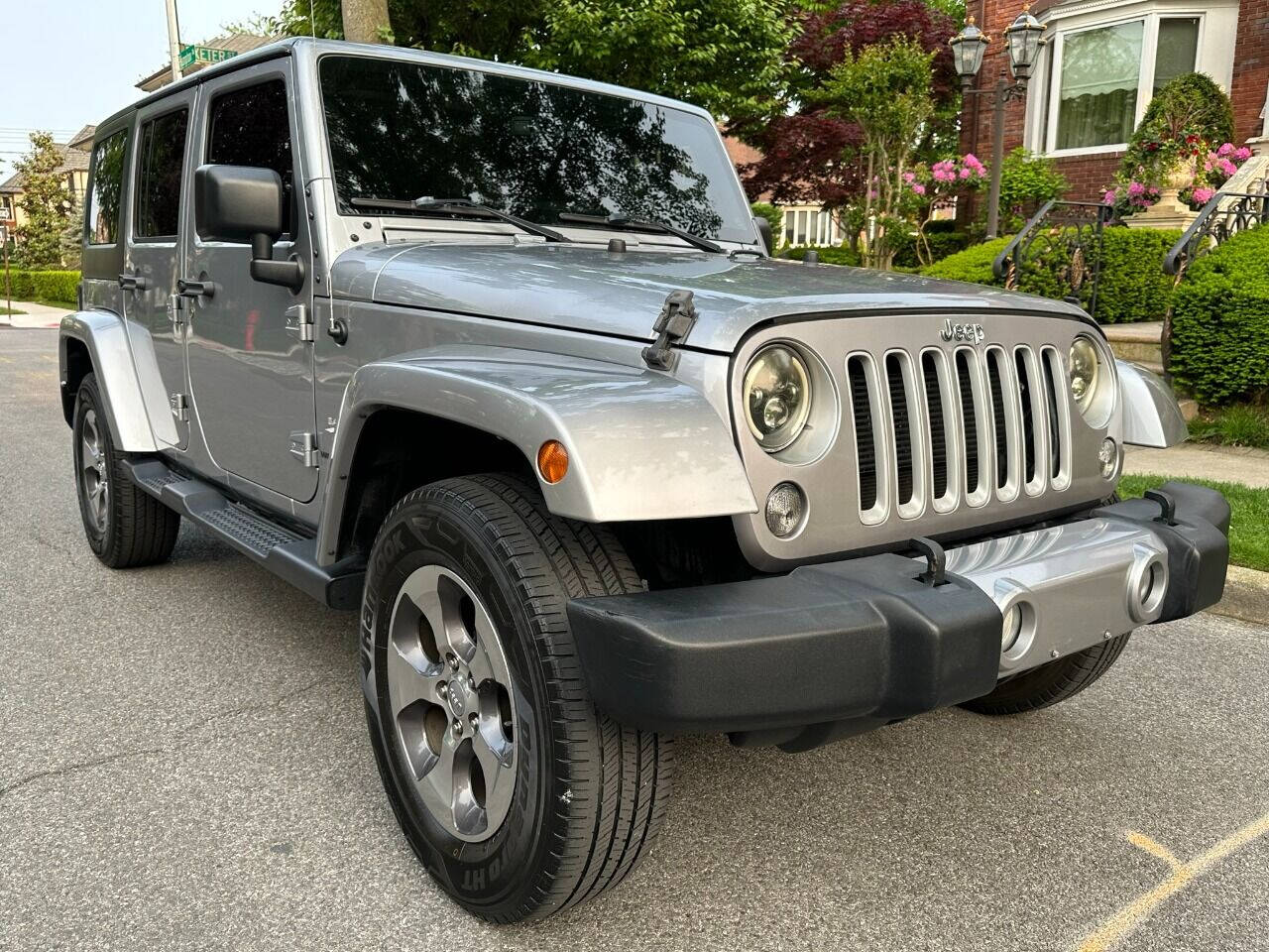 2018 Jeep Wrangler JK Unlimited  - $27,900