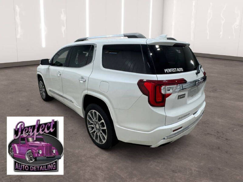 2023 GMC Acadia Denali