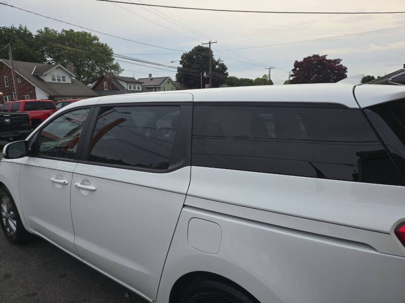 2021 Kia Sedona LX