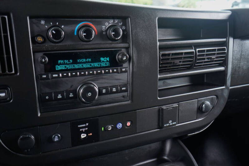 2023 Chevrolet Express 2500