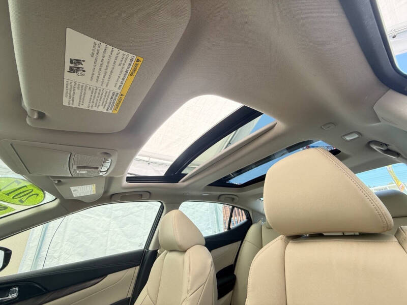 2017 Nissan Maxima Platinum