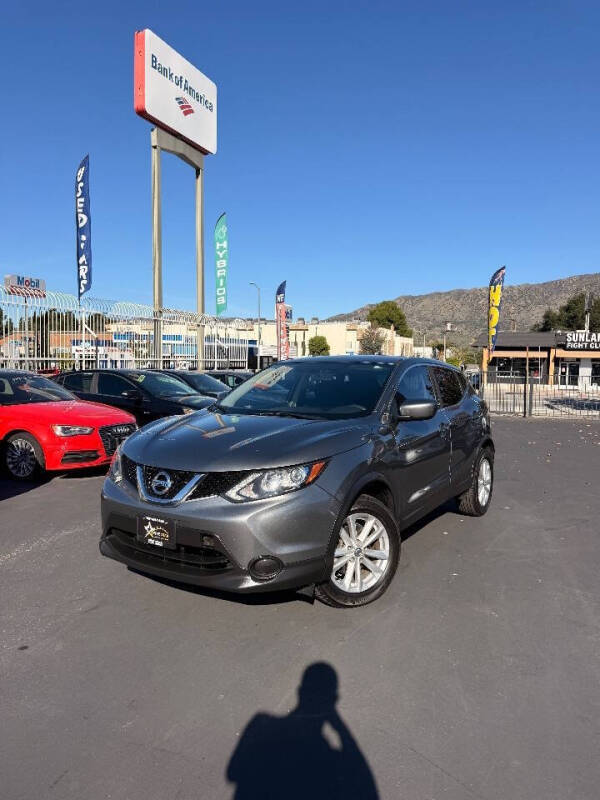 2017 Nissan Rogue Sport S's photo