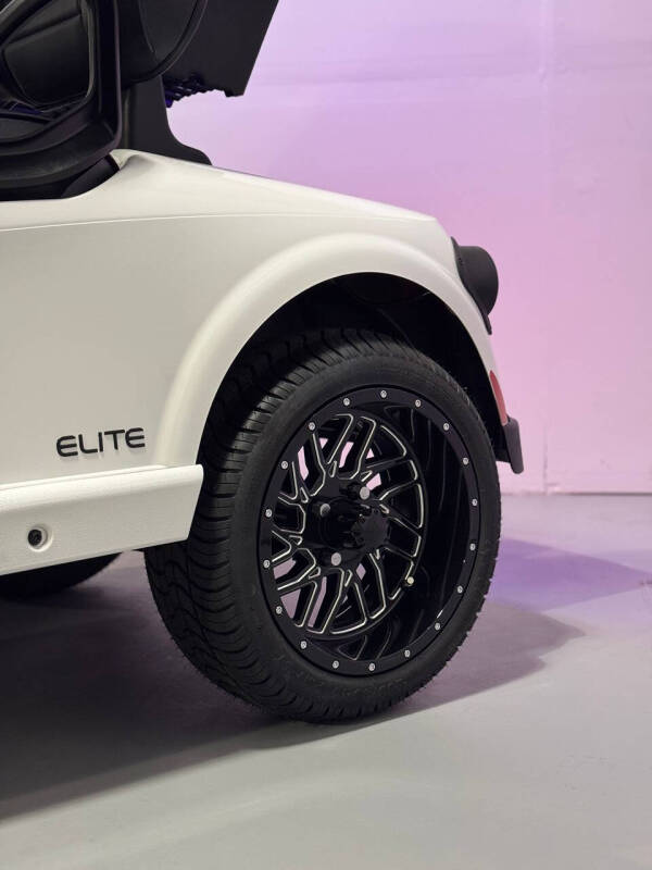 2025 E-Z-GO RXV ELiTE