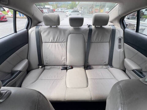 2013 Honda Civic Hybrid w/Leather