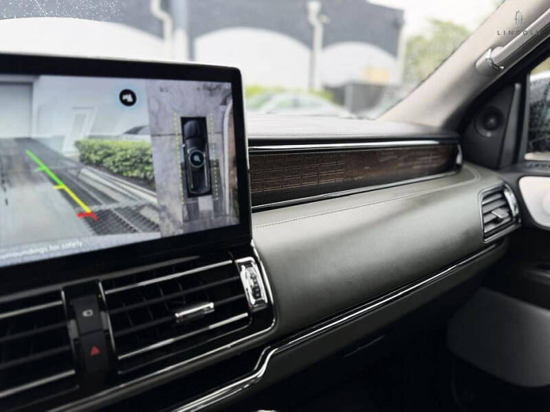 2022 Lincoln Navigator L Black Label