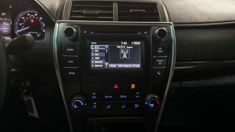 2016 Toyota Camry LE