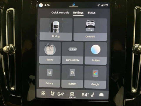 2025 Volvo XC40 B5 Plus Dark Theme