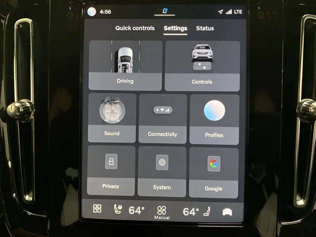 2025 Volvo XC40 B5 Plus Dark Theme