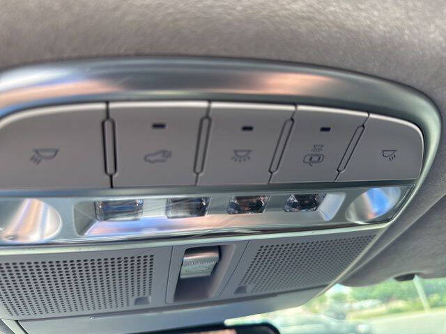 2018 Genesis G90