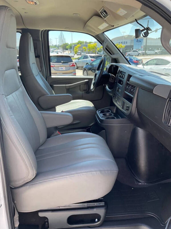 2023 Chevrolet Express LS 3500