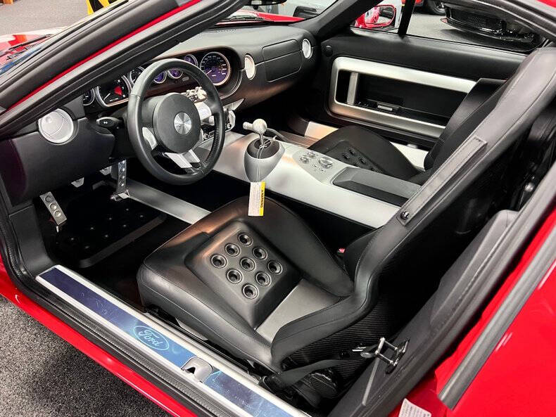 2005 Ford GT