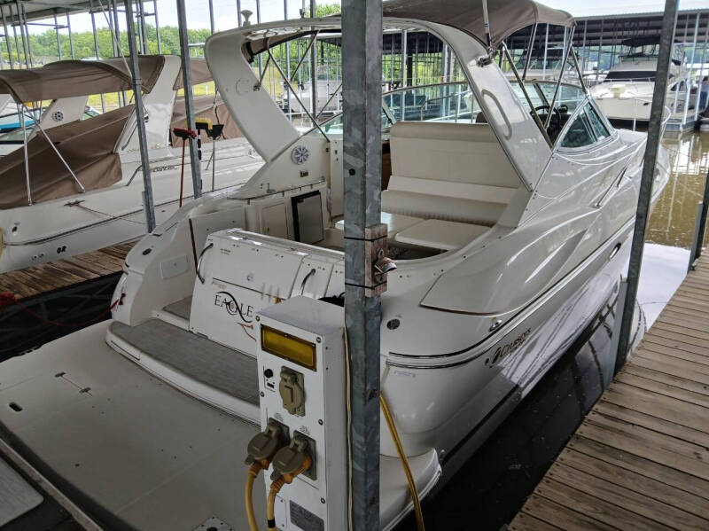 2002 Cruisers Yachts 3275 Express