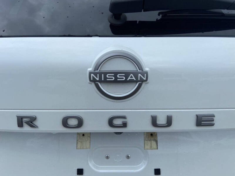 2025 Nissan Rogue SV