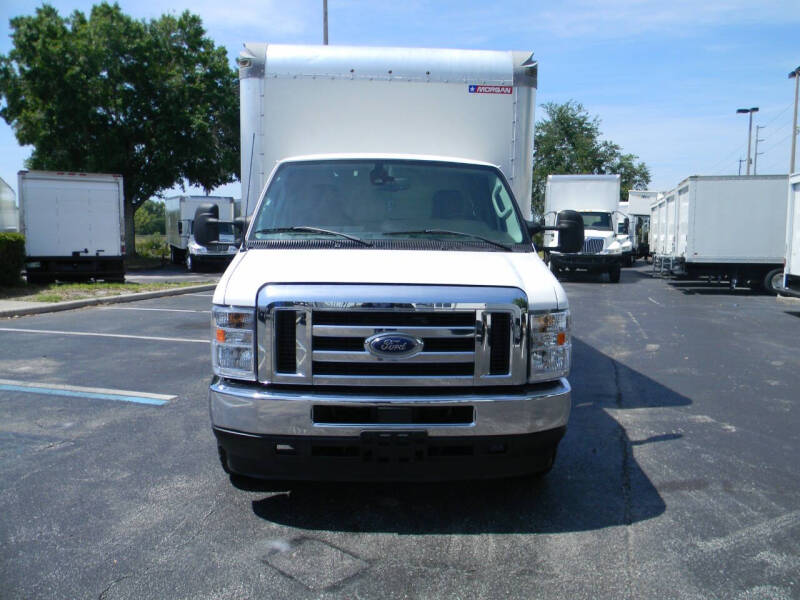 2024 Ford E-350