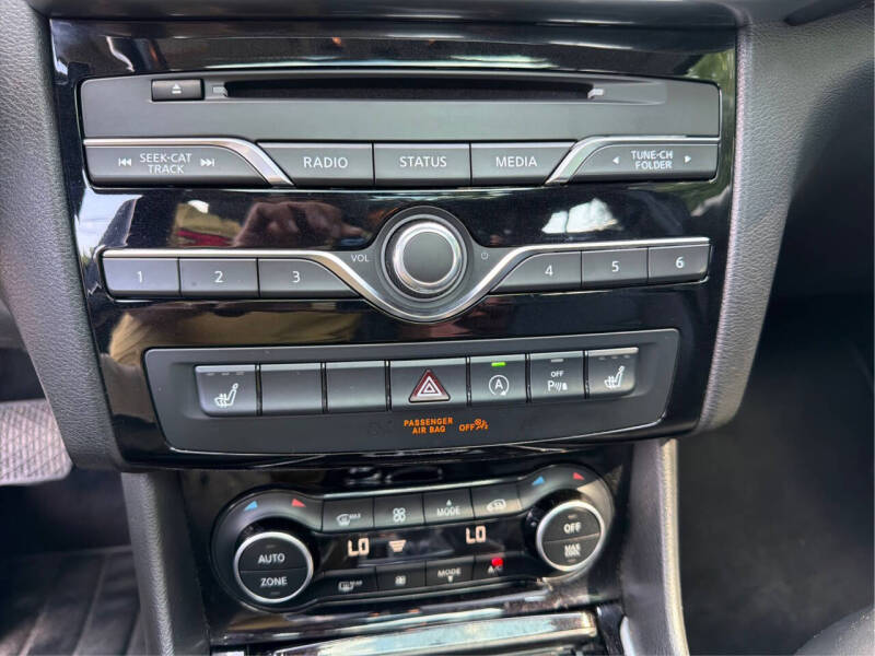 2018 Infiniti QX30 Essential