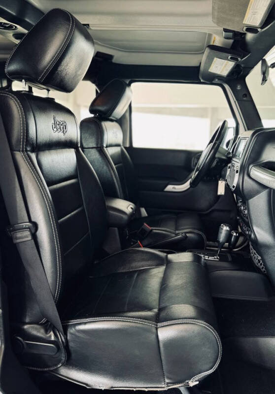 2012 Jeep Wrangler Unlimited Sahara