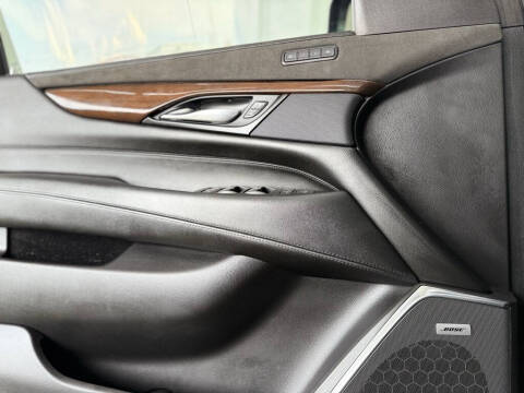 2019 Cadillac Escalade Luxury