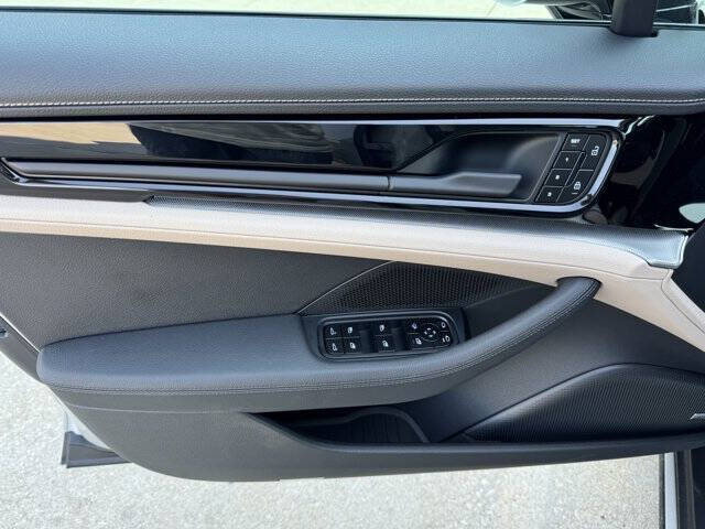 2025 Porsche Panamera 4