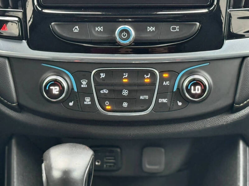 2022 Chevrolet Traverse LT Leather
