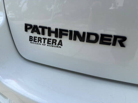 2020 Nissan Pathfinder SL