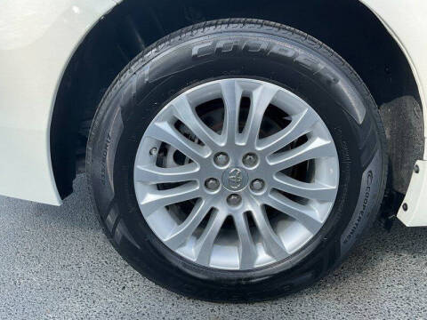 2015 Toyota Sienna XLE 8-Passenger