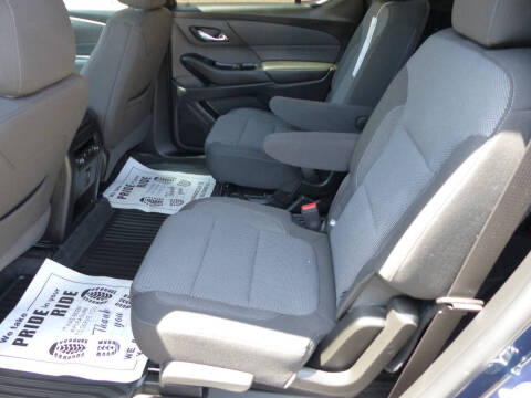 2023 Chevrolet Traverse LT Cloth