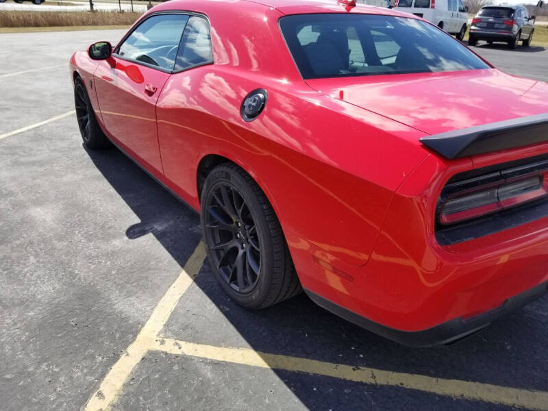 2016 Dodge Challenger SRT photo 7