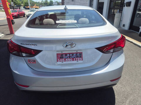 2016 Hyundai Elantra SE