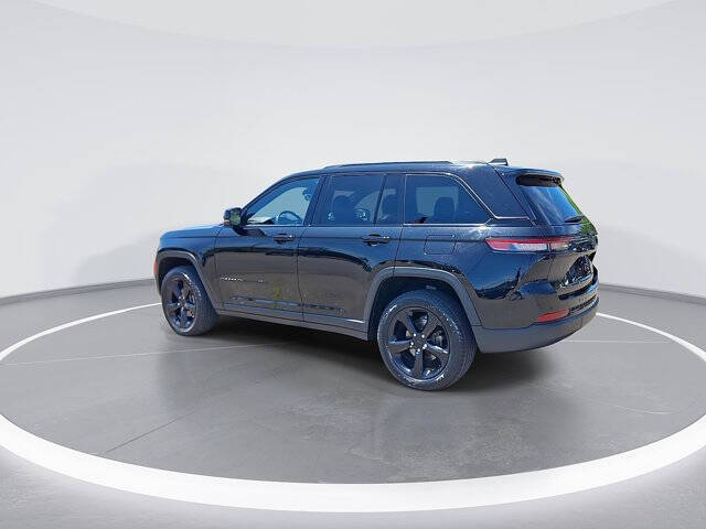 2022 Jeep Grand Cherokee Altitude