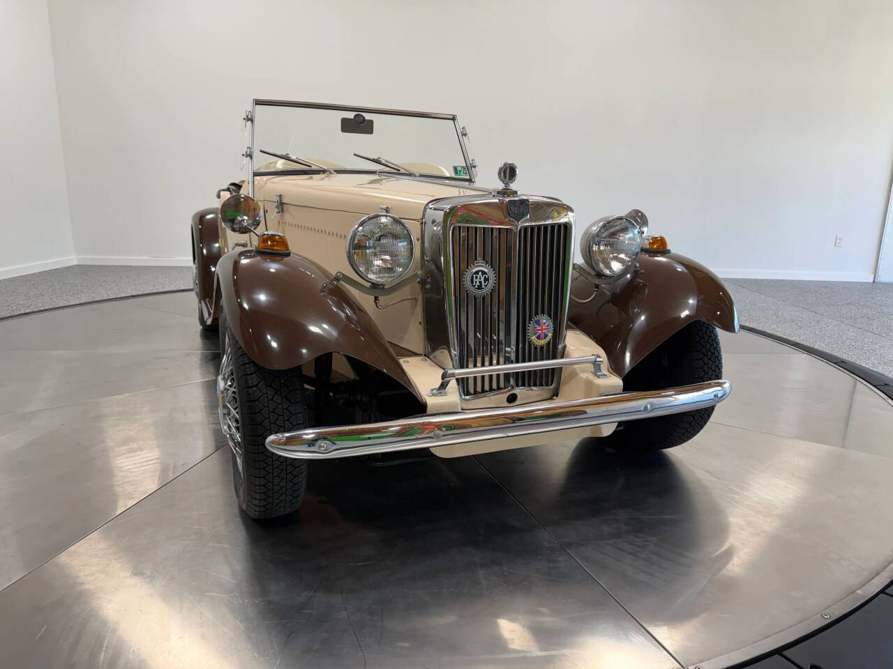 2011 Sp Constr MG Replica 3