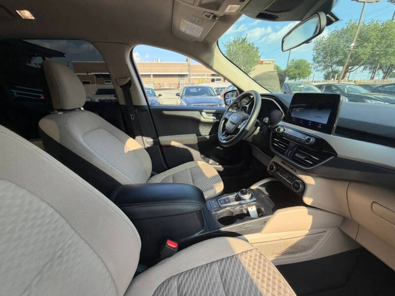 2020 Ford Escape SE