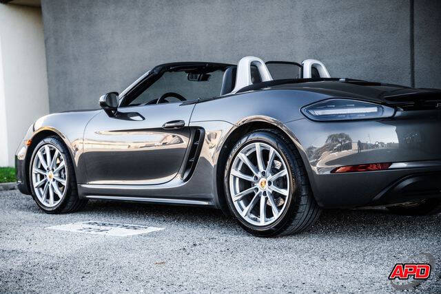 2021 Porsche 718 Boxster