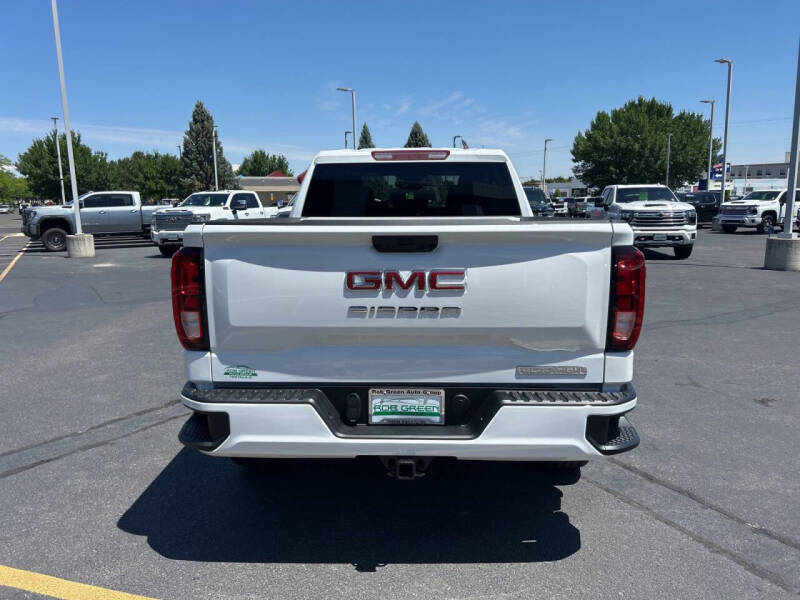 2025 GMC Sierra 1500 Elevation Standard
