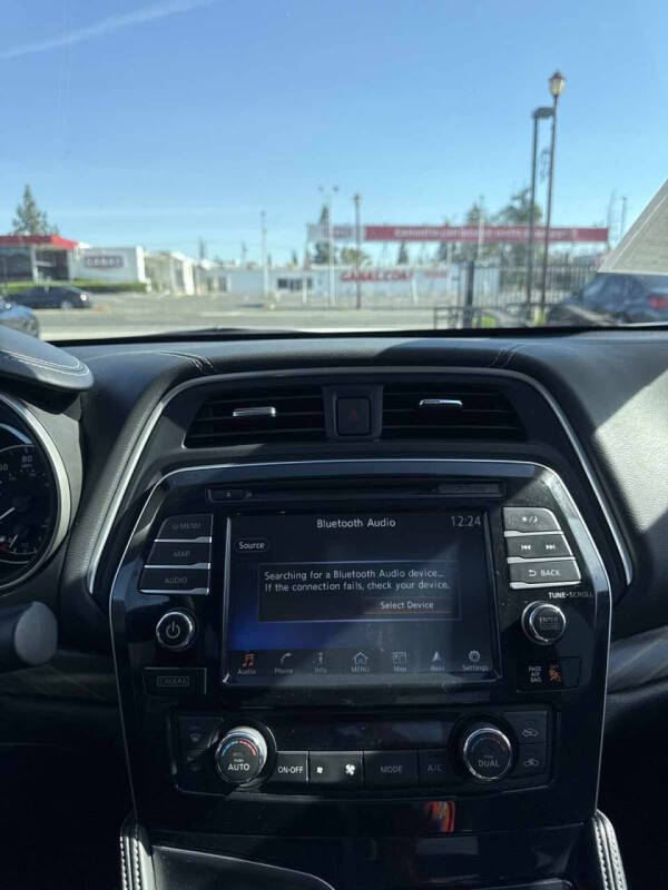 2017 Nissan Maxima Platinum