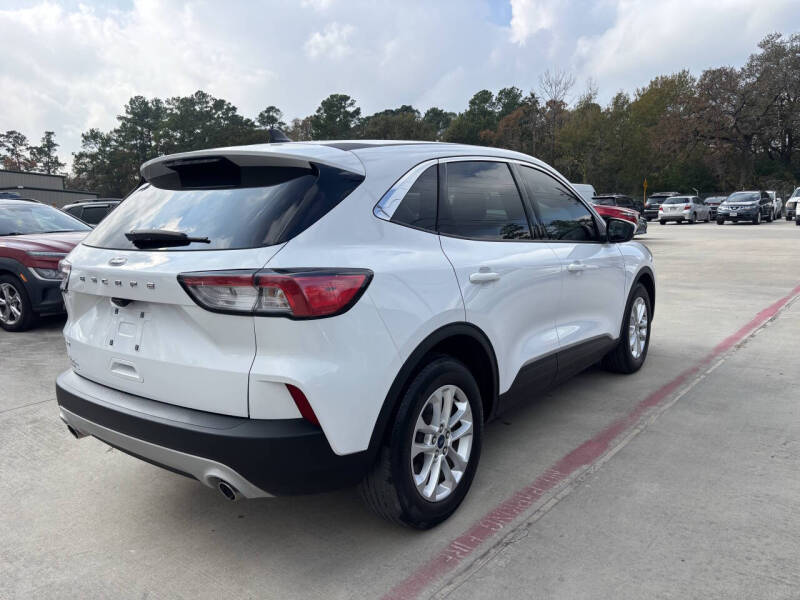 2020 Ford Escape SE
