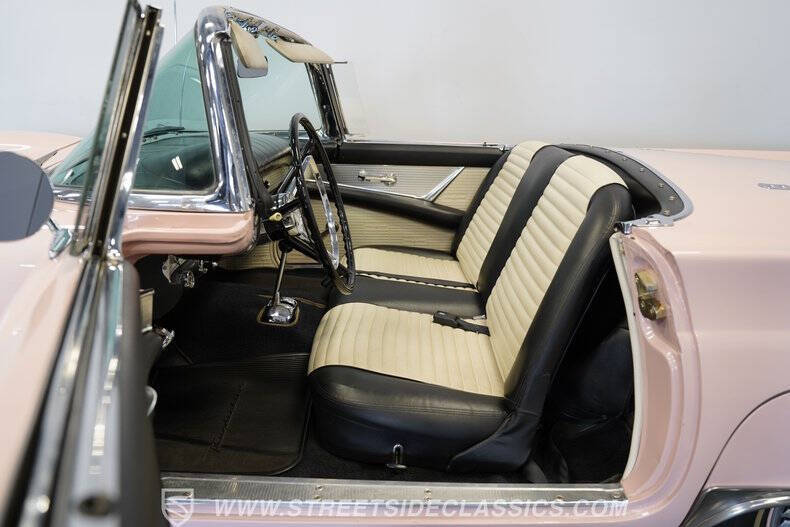 1957 Ford Thunderbird