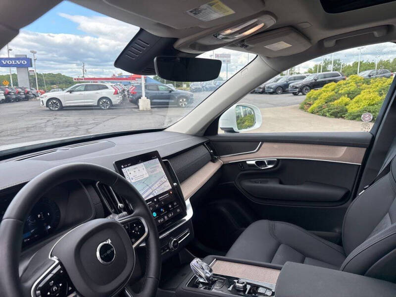 2025 Volvo XC90 B5 Plus Bright Theme 7P