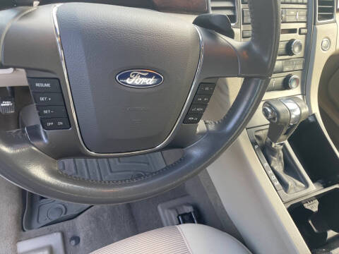 2011 Ford Taurus SEL
