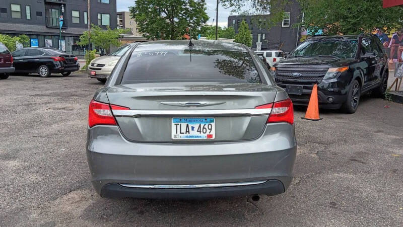 2011 Chrysler 200 Limited