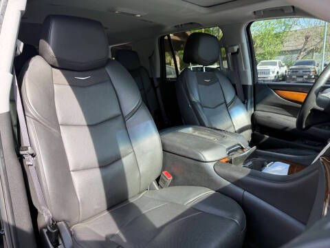 2017 Cadillac Escalade Luxury