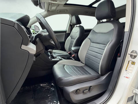 2023 Volkswagen Taos SEL 4Motion