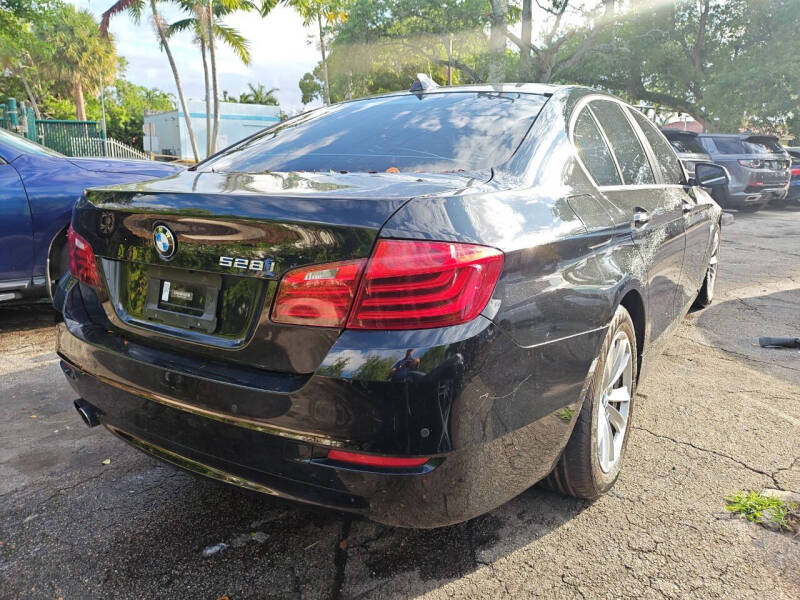 2016 BMW 5 Series 528i