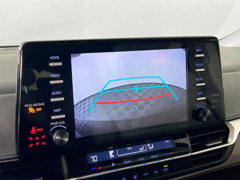 2022 Toyota Sienna LE 8-Passenger