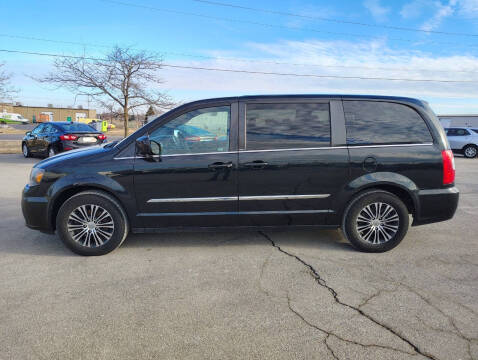 2014 Chrysler Town and Country S