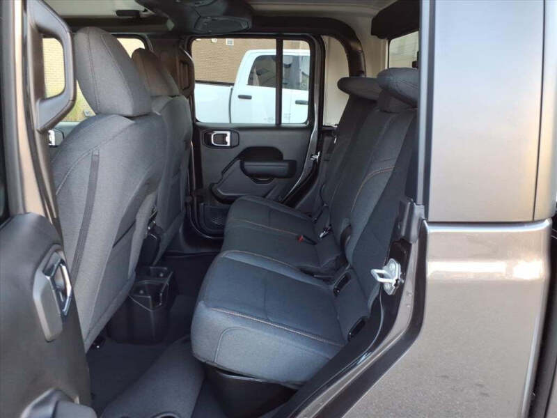 2025 Jeep Gladiator Sport S