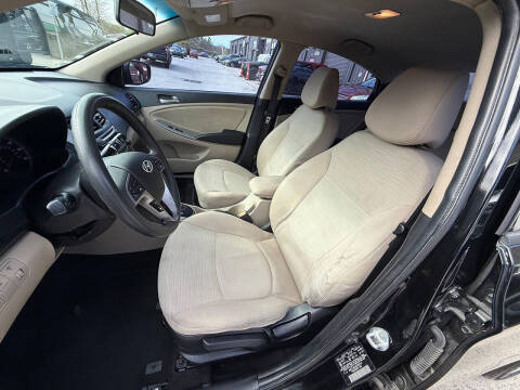 2016 Hyundai Accent SE