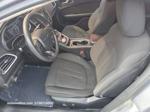 2017 Chrysler 200 LX