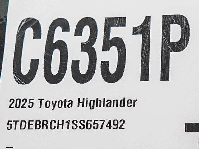 2025 Toyota Highlander Hybrid Platinum