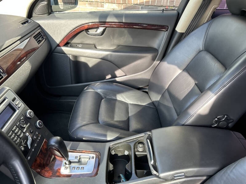 2008 Volvo V70 3.2